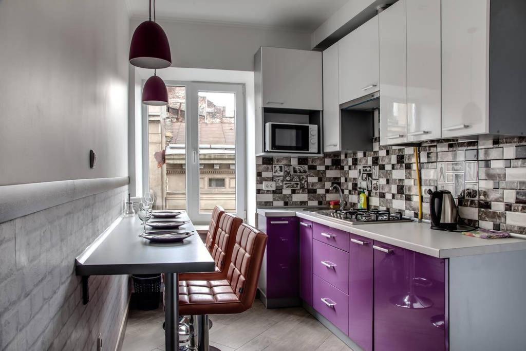 Romantic Apartments - Центр Львова , З Видом На Місто ภายนอก รูปภาพ