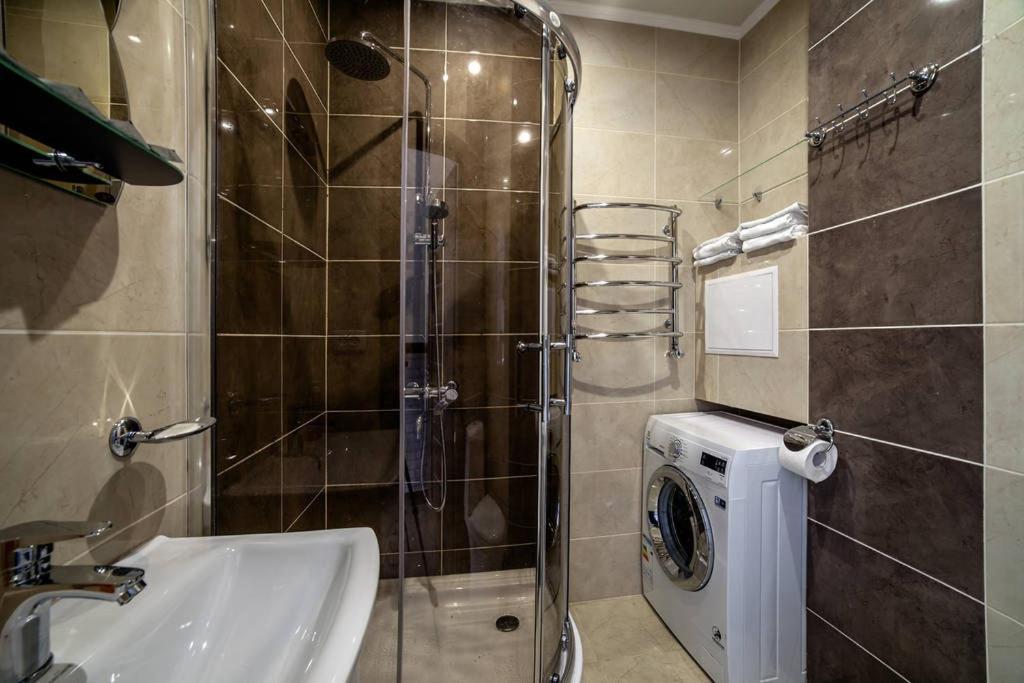 Romantic Apartments - Центр Львова , З Видом На Місто ภายนอก รูปภาพ